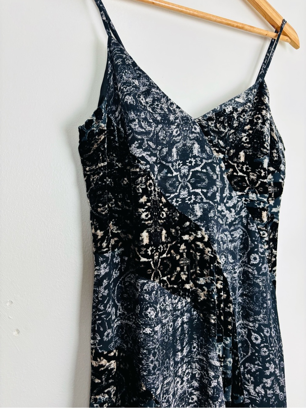 Haute Hippie black mixed fabric silk and silk blend velvet burnout maxi dress. M - Picture 2 of 7